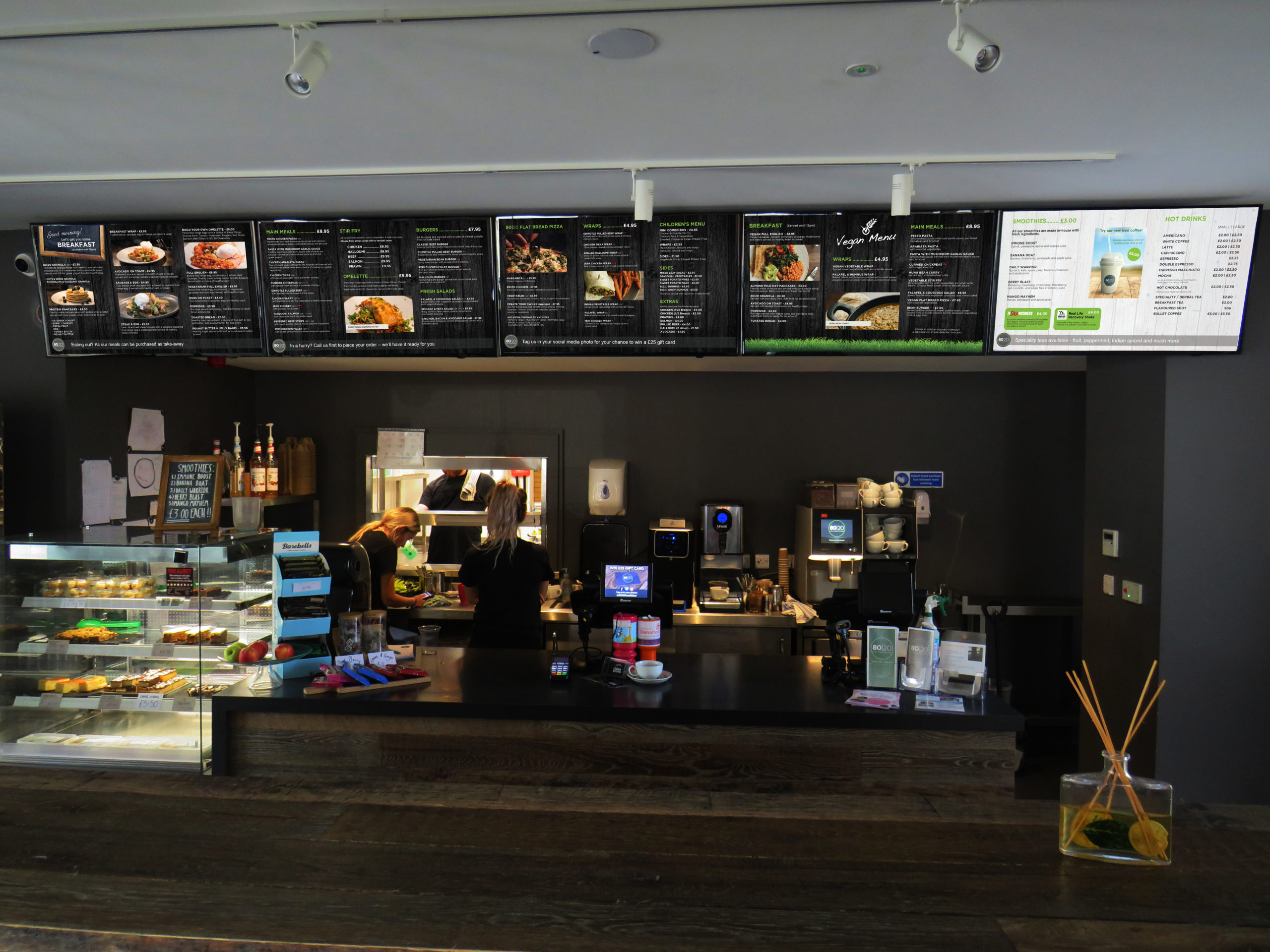 80/20 Bar Menu Digital Signage