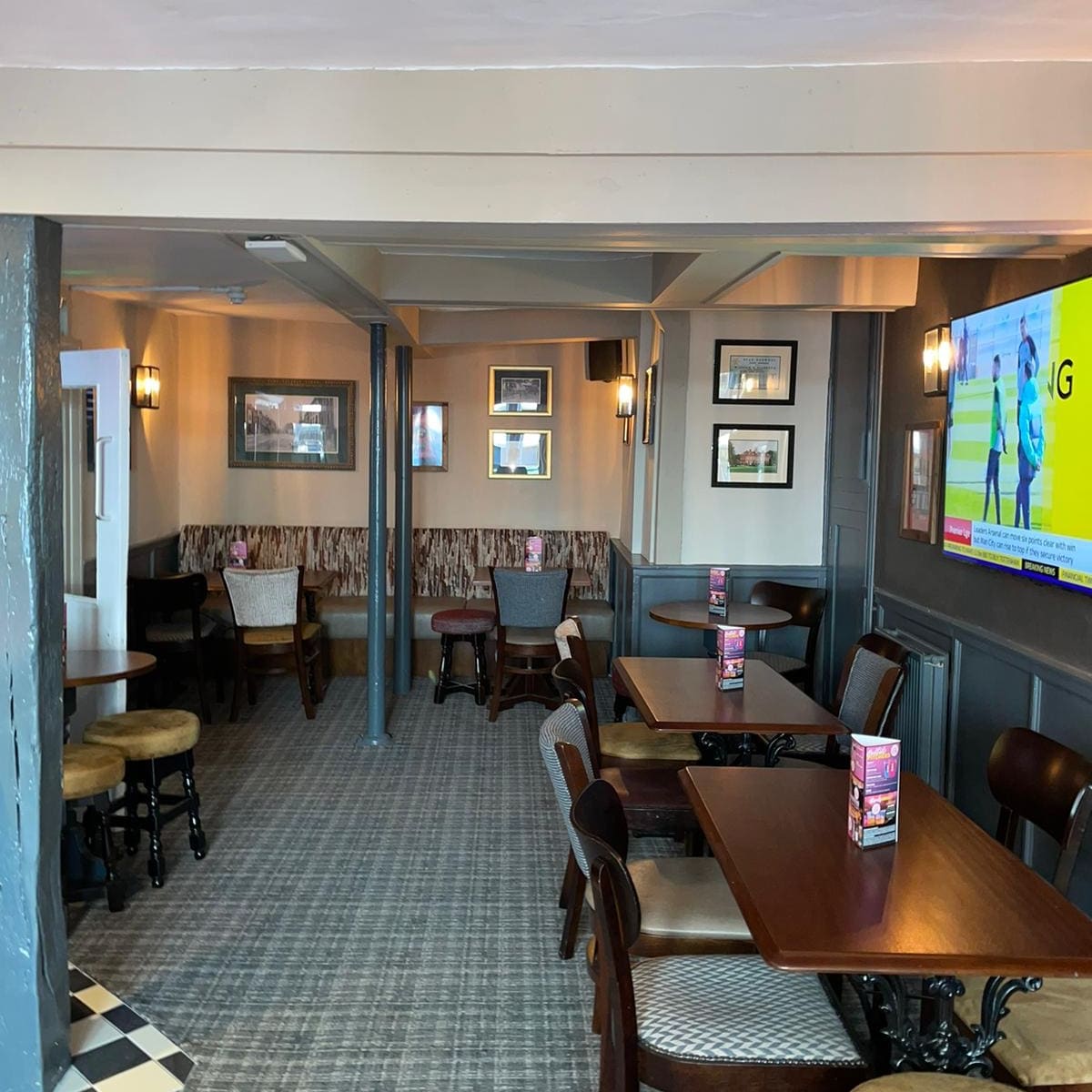 the rose and crown pub function room