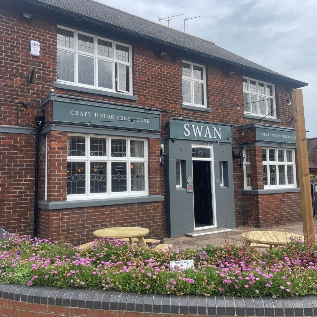 The swan pub - outside